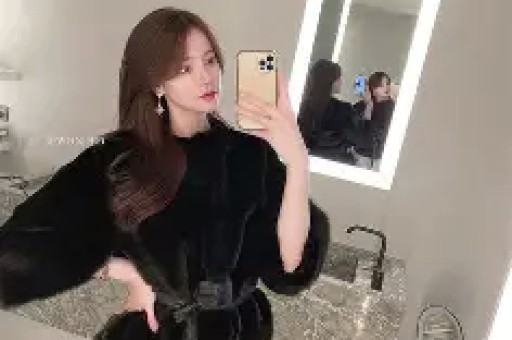 陪睡陪玩已过时！又一女星自曝潜规则当众被强吻、伸手进裤子