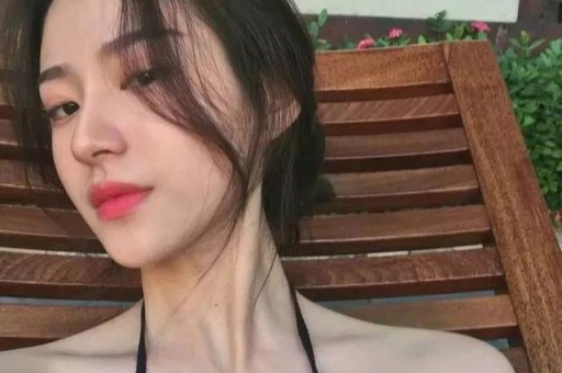 同样是售假董宇辉的全额退款比李维刚的假一赔十差了十八条街