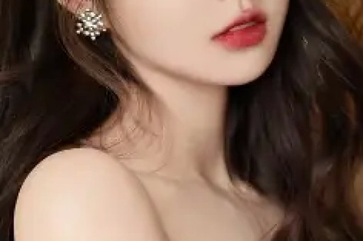 易易紫曝少数民族女星被经纪人潜规则：娱乐圈的权力游戏何时休